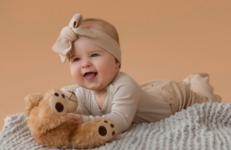 Memilih nama bayi menjadi hal yang tak mudah, simak rekomendasi nama bayi simpel dan elegan untuk keluarga modern.