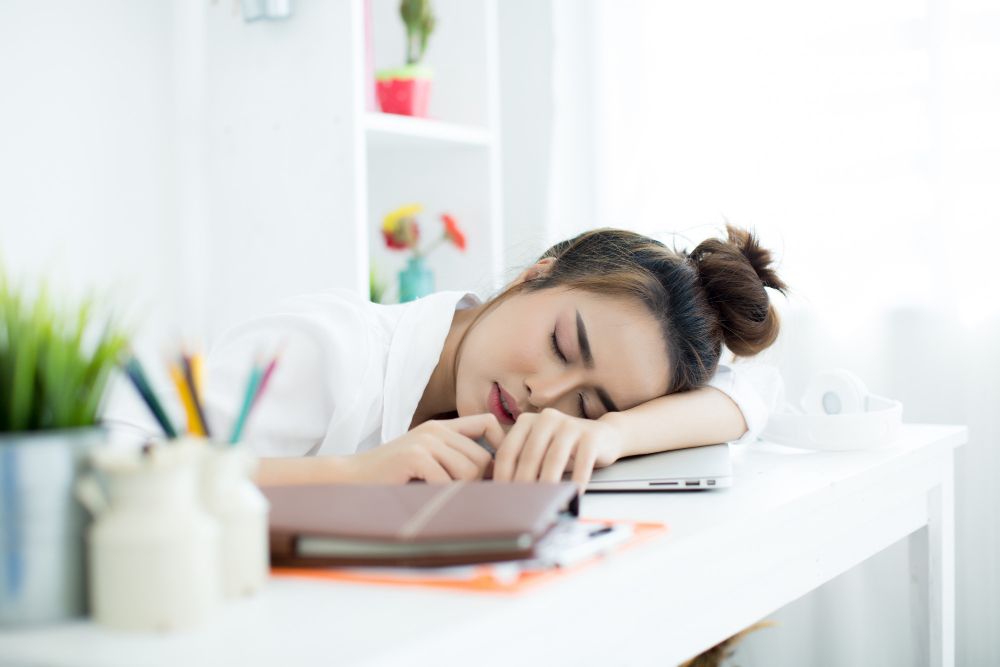 Perempuan mandiri rentan mengalami kelelahan, berikut penyebab dan dampaknya bagi mereka. Simak penjelasan selengkapnya!