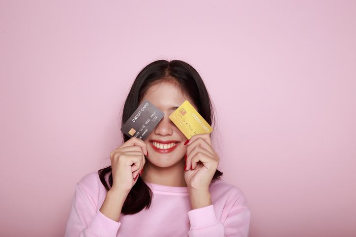 Di tengah situasi ekonomi yang tidak pasti, mengapa Gen Z mengandalkan kartu kredit untuk darurat finansial mereka?