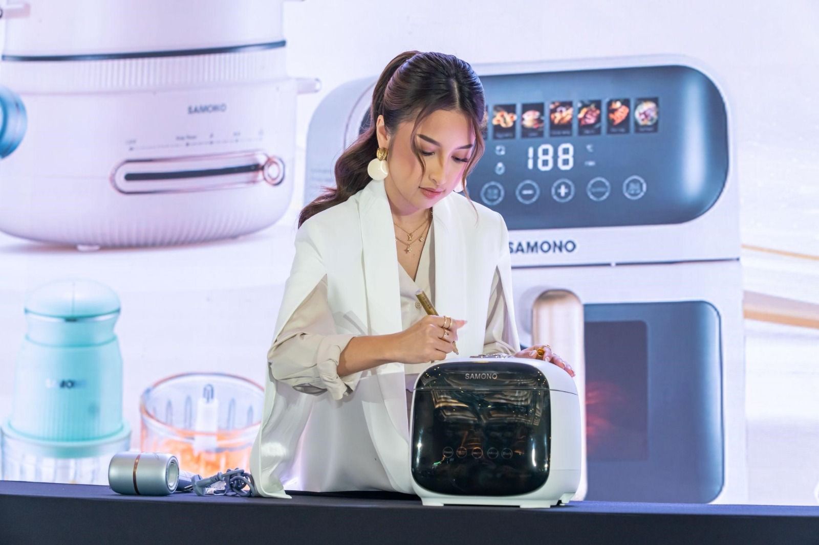 Peralatan rumah tangga pintar pilihan Jennifer Coppen yang dapat garansi 1 tahun ganti baru.