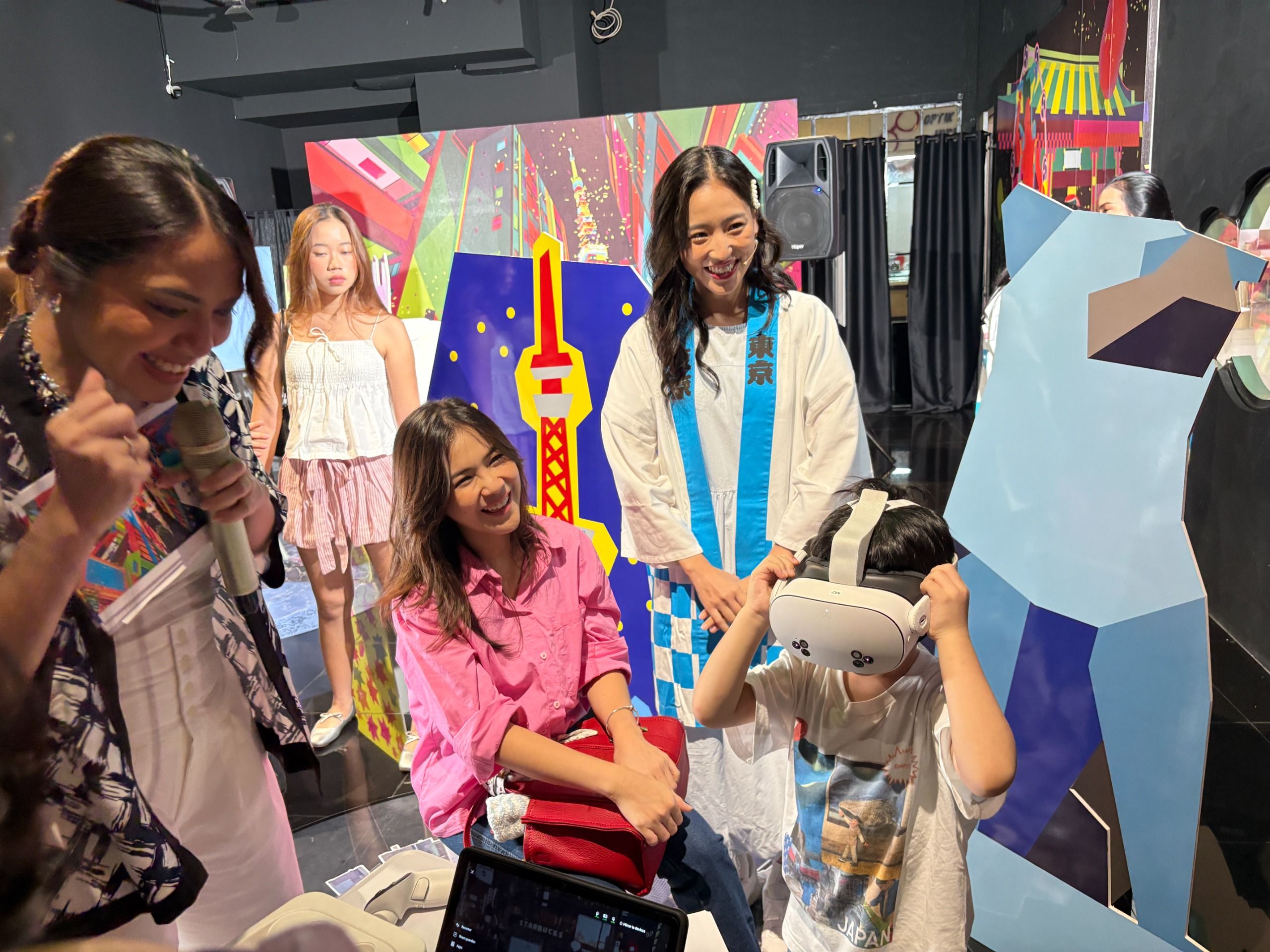 Program "Walk Tokyo: Virtual Journey" di Mall of Indonesia (MOI).