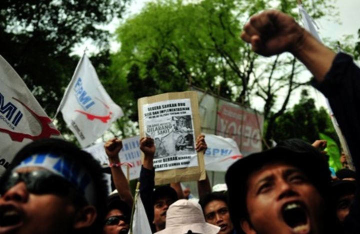 Dalam peringatan Hari Buruh Internasional atau May Day 2021, Asosiasi Serikat Pekerja Indonesia (Aspek Indonesia) menuntut dua hal ini