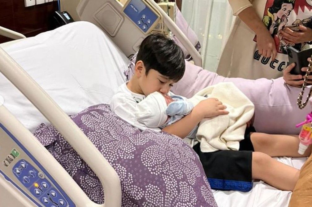 Rafathar Malik Ahmad, putra sulung dari pasangan Nagita Slavina dan Raffi Ahmad disebut lebih posesif, termasuk ke Lala, pengasuhnya.