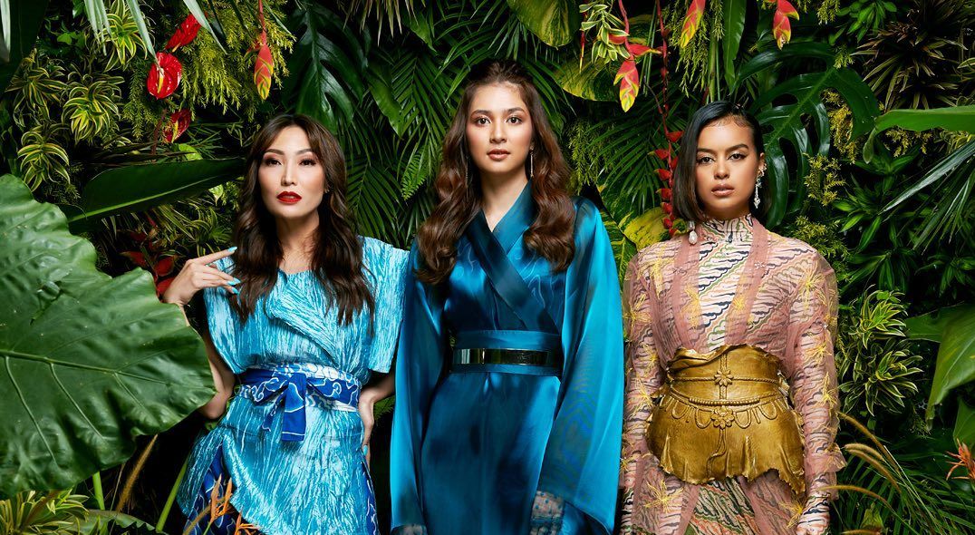 Ini kisah tiga selebriti Indonesia yakni Ayu Dewi, Mikha Tambayong, dan Eva Celia saat mengisi suara 'Raya and The Last Dragon' versi bahasa Indonesia