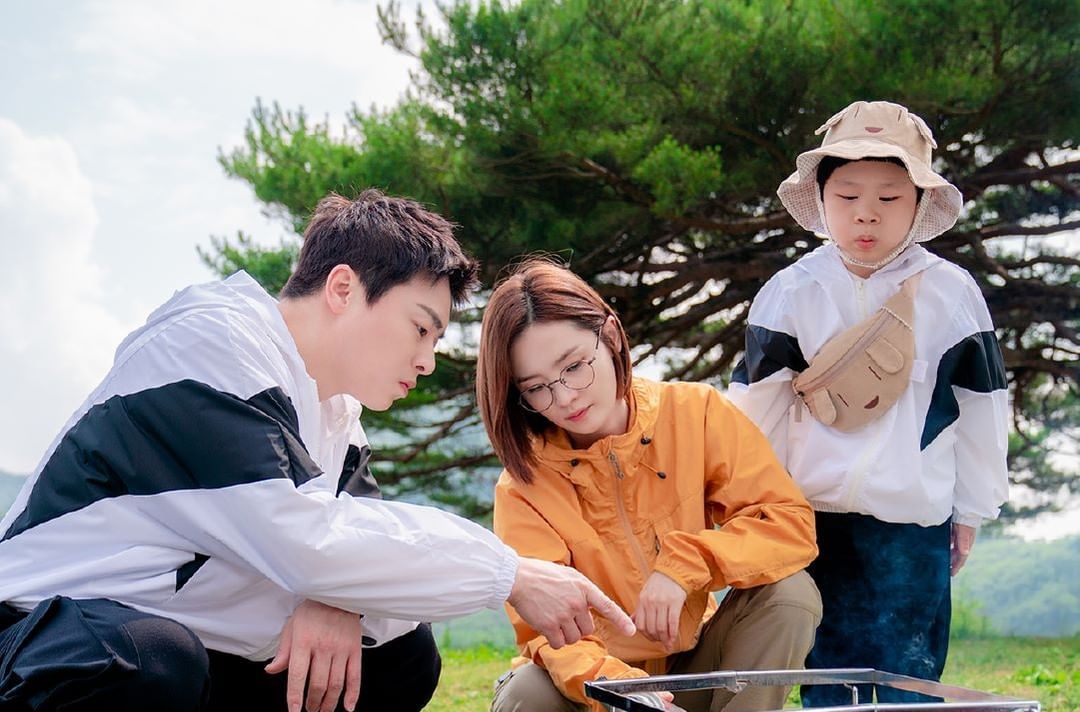 Kawan Puan yang mengikuti Hospital Playlist season 2, pasti gemas kan dengan romansa mencintai sahabat sendiri antara Lee Ik-joon dan Chae Song-hwa?
