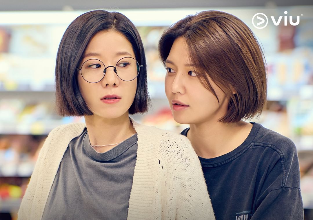 Berita terpopuler Trending Topic tentang sinopsis Not Others episode 3, potret Rossa bareng Taeyeon SNSD, dan sinopsis series Lovers of The Red Sky.