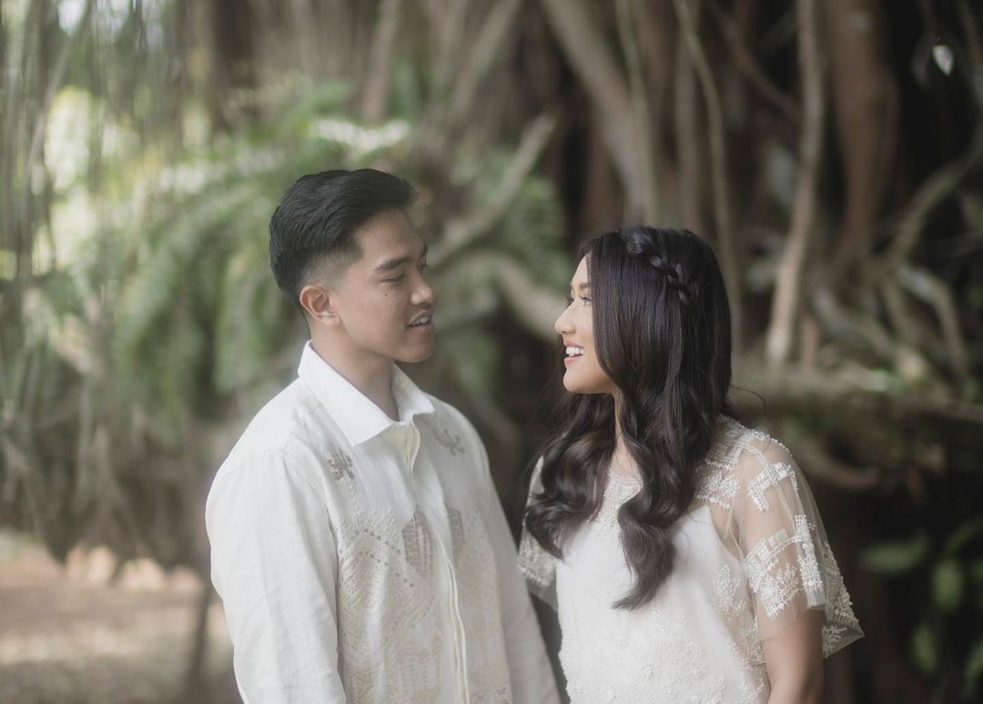 Jelang hari bahagianya, intip foto prewedding Kaesang dan Erina dalam balutan baju adat Lampung. Cek selengkapnya!