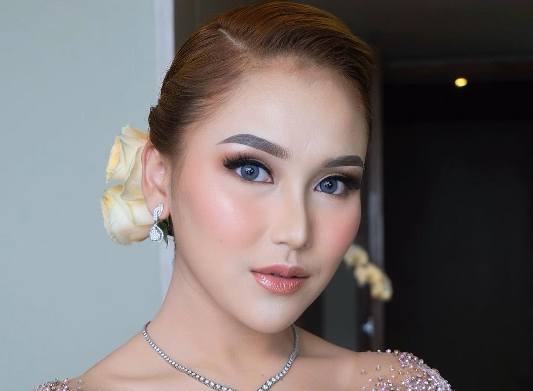 Mulai dari gaya Ayu Ting Ting di pernikahan sang adik hingga inspirasi gaun pengantin pink, simak yuk ulasan Berita Terpopuler Fashion & Beauty 