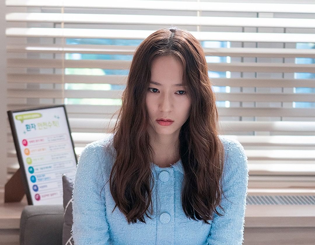 Dalam sebuah wawancara terbaru, Krystal Jung ceritakan karakter perempuan yang ia perankan di drama Korea Crazy Love. 