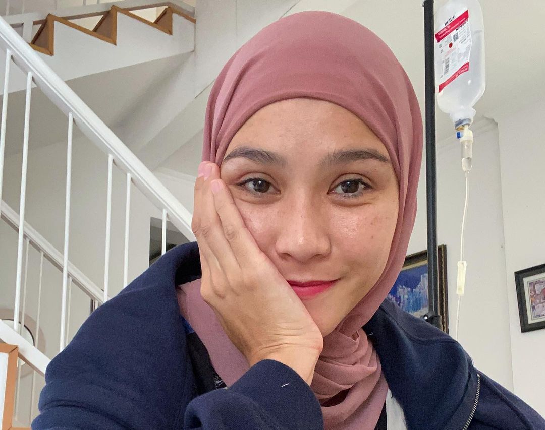 Zaskia Adya Mecca harus dirawat karena terkena DBD, waspadai ini gejala dan penyebab demam berdarah seperti istri Hanung Bramantyo.