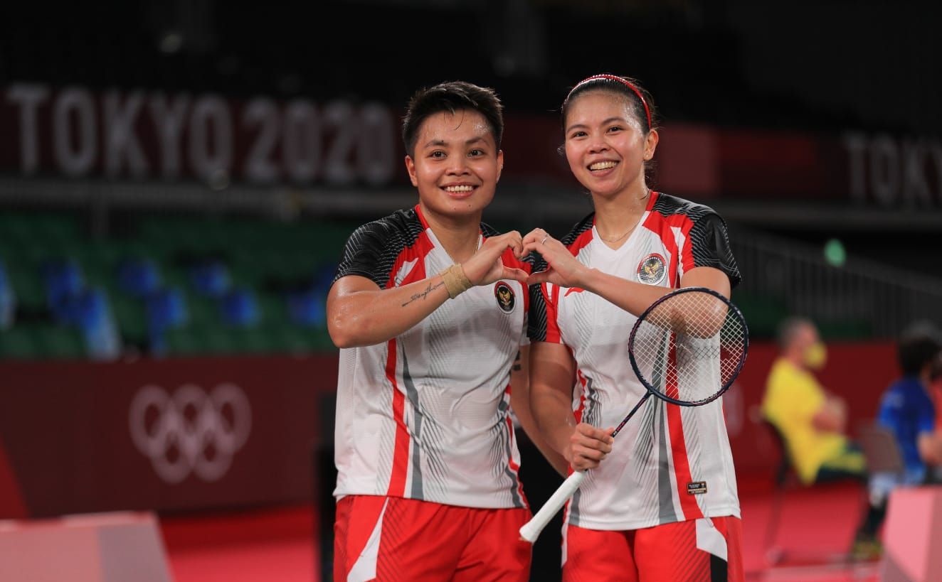 Greysia Polii dan Apriyani Rahayu mencetak sejarah sebagai ganda putri Indonesia pertama yang berhasil melaju ke babak semifinal ajang Olimpiade.