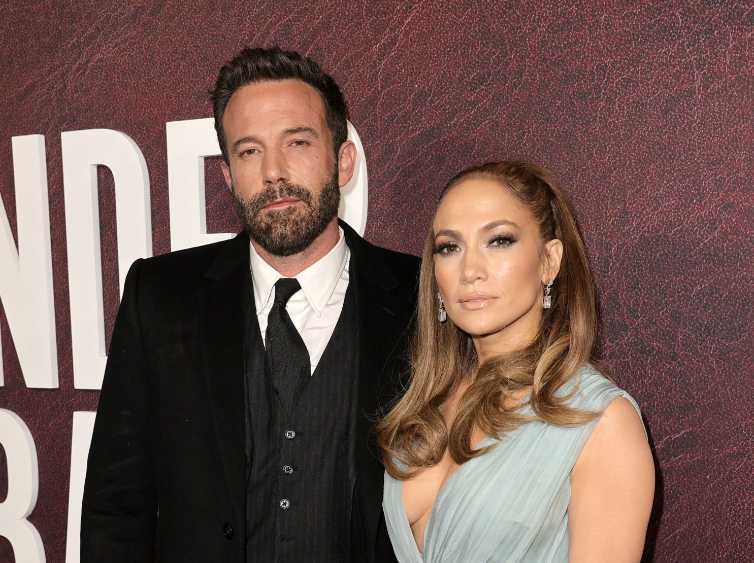 Jennifer Lopez dan Ben Affleck resmi menikah pada akhir pekan lalu. JLo dikabarkan mengenakan gaun pernikahan dari film lamanya. 