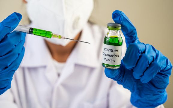 Kawan Puan, berikut penjelasan perbedaan vaksin Sinovac, AstraZeneca, dan Sinopharm, mulai dari cara membuat hingga efikasi. 