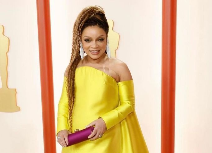 Mengenal sosok desainer Ruth E. Carter yang menang Piala Oscar 2023 berkat desain kostumnya untuk film Black Panther.