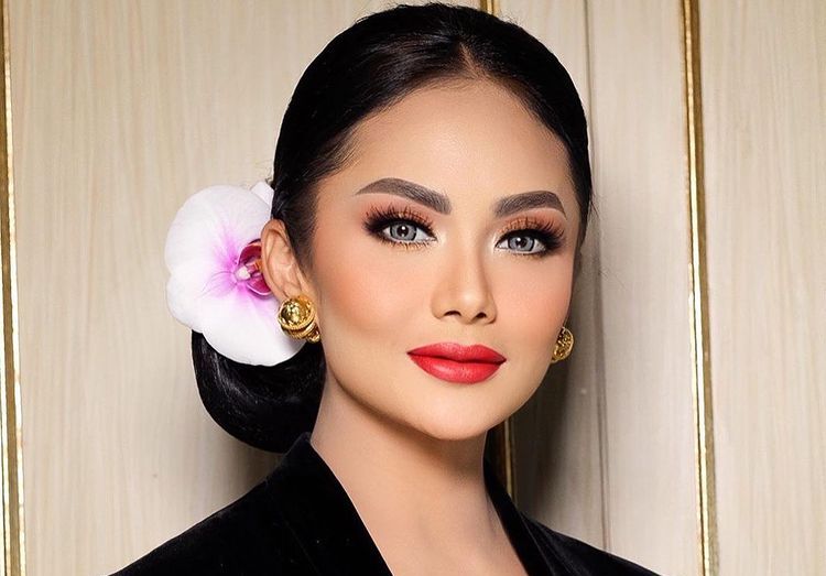 Foto lawas Krisdayanti yang tersebar di media sosial membuatnya dipuji karena awet muda. Ini dia perawatan kecantikannya, selain dna ikan salmon.  