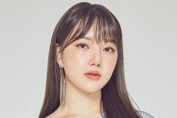 Debut Akting dalam Web Drama, Intip Outfit Fashionable ala Yerin ...
