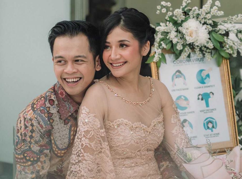 Kabar duka dari dunia hiburan, artis FTV dan istri drummer NOAH, Clerence Cynthia Audry, dinyatakan meninggal dunia akibat kanker.