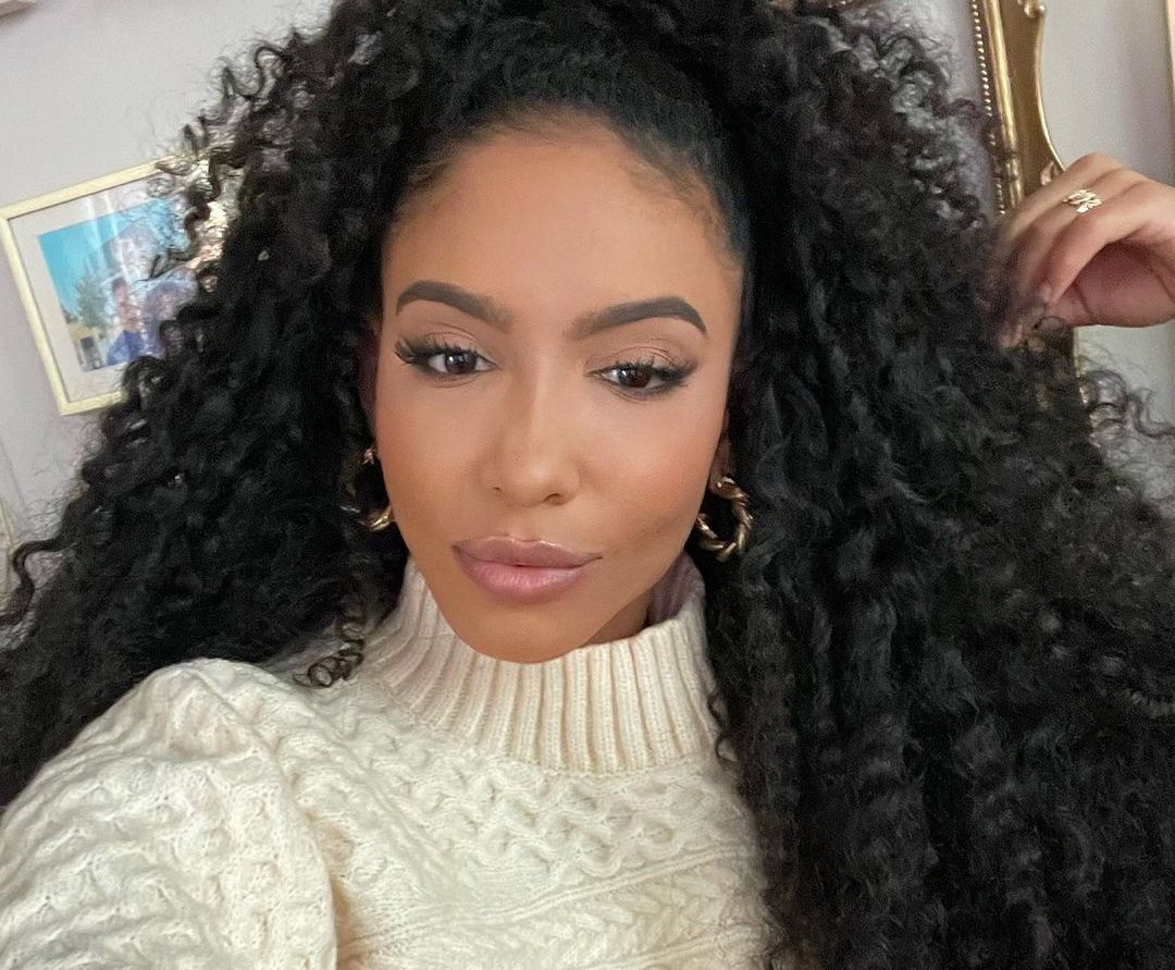 Cheslie Kryst, Miss USA 2019, dinyatakan meninggal setelah ditemukan terjatuh dari gedung apartemennya di New York.