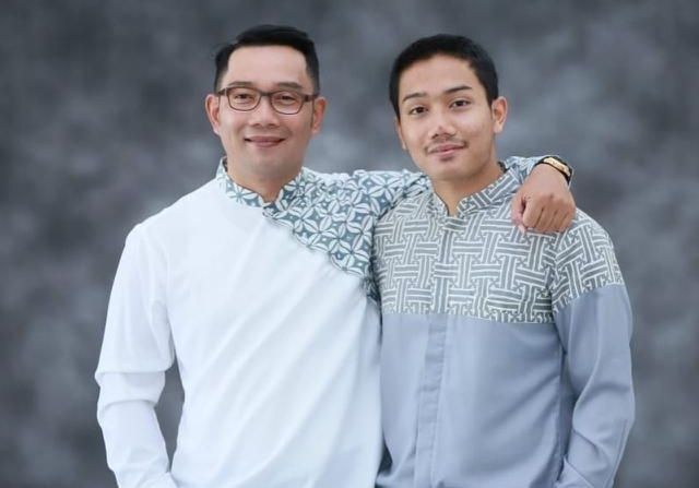 Jenazah  Emmeril Kahn Mumtadz (Eril), putra Ridwan Kamil, diperkirakan tiba di Indonesia besok sore. Masyarakat diizinkan melayat.