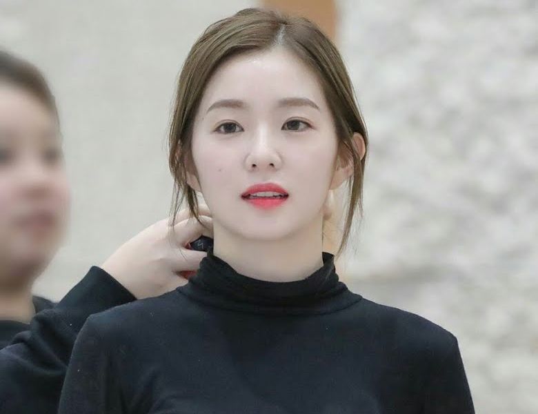 Irene Red Velvet trending di Twitter gara-gara sejumlah fans menemukan dirinya tengah berada di Bali usai mengisi acara Allo Bank Festival.