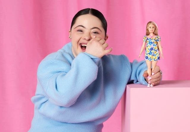 Simak 5 fakta menarik boneka Barbie down syndrome yang baru saja dirilis oleh Mattel agar anak perempuan bisa melihat diri mereka di dalam Barbie.