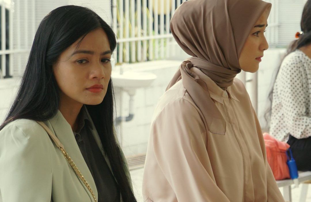 Intip karakter perempuan dan daftar pemain film Air Mata di Ujung Sajadah yang sedang tayang di bioskop.