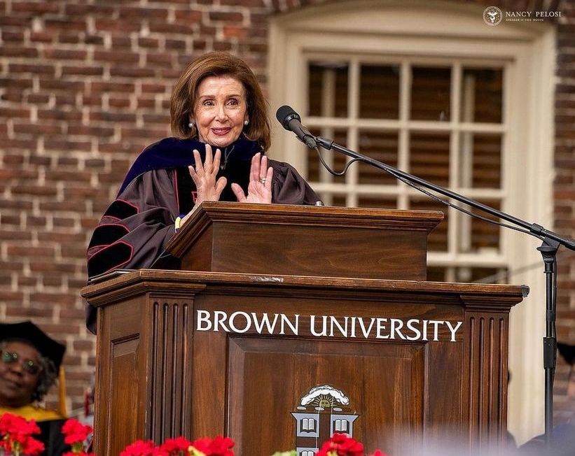 Ketua DPR AS Nancy Pelosi tengah jadi perbincangan setelah rencana kunjungannya ke Taiwan menuai protes keras dari China. Lantas siapa Nancy Pelosi?