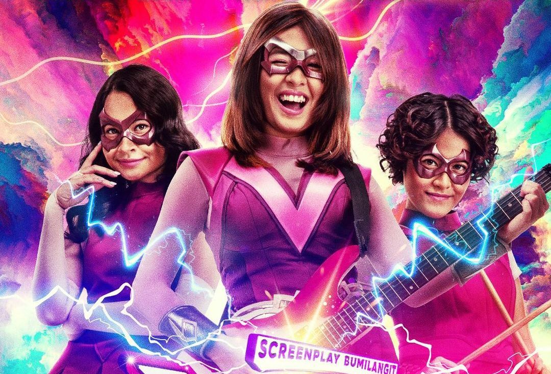 Deretan berita terpopuler di kanal Trending Topic, mulai dari fakta film Kembang Api hingga makna lagu Komang