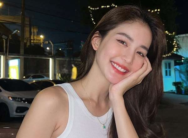 Karakter perempuan utama di sinopsis series Eclips of the Heart. Drama Thailand yang sedang populer di Viu.
