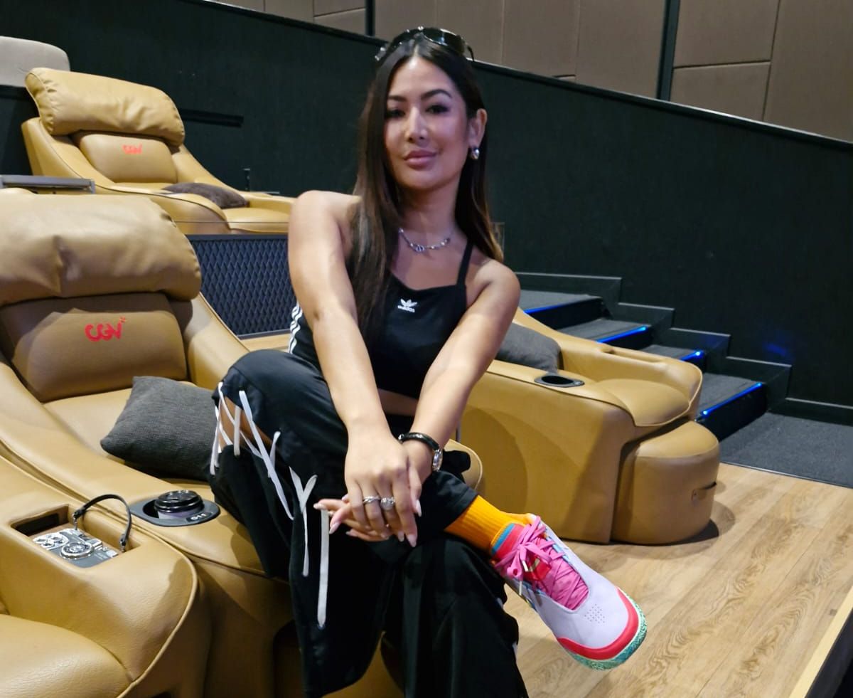 Berikut ini tips memilih sepatu ala Maria Selena untuk perempuan aktif seperti dirinya, simak selengkapnya.