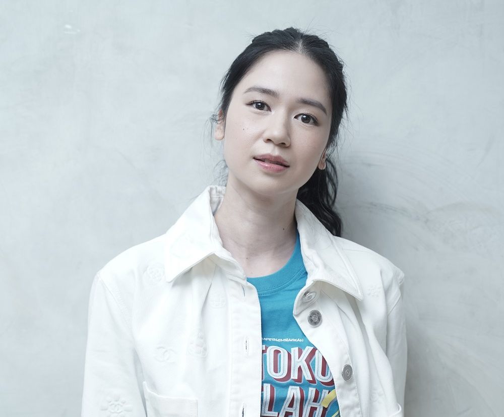 Fakta menarik Laura Basuki, karakter perempuan di film Cek Toko Sebelah 2 yang tayang di bioskop Indonesia.