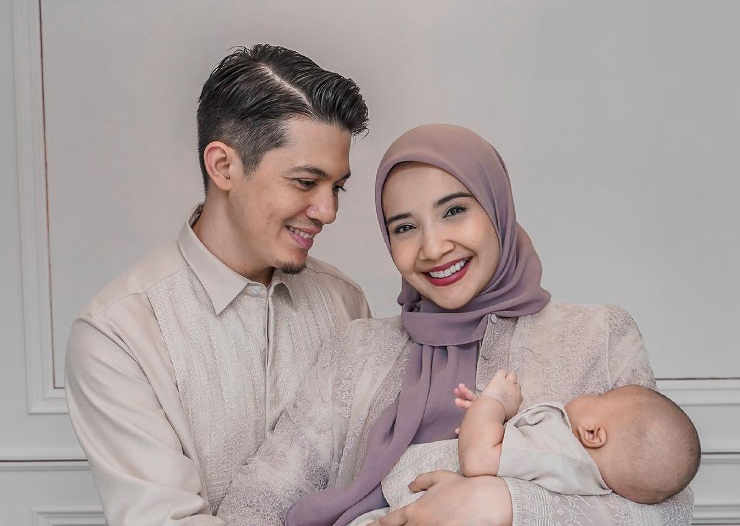 Zaskia Sungkar hingga Zaskia Gotik, ini dia sederet artis yang rayakan lebaran pertamanya bareng anak. Tengok penampilannya.