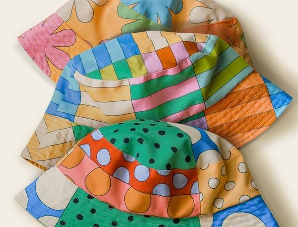 Ternyata, ini rahasia brand fashion lokal Smitten by Pattern dapat meraup keuntungan sampai puluhan juta rupiah melalui kreasi motif unik.