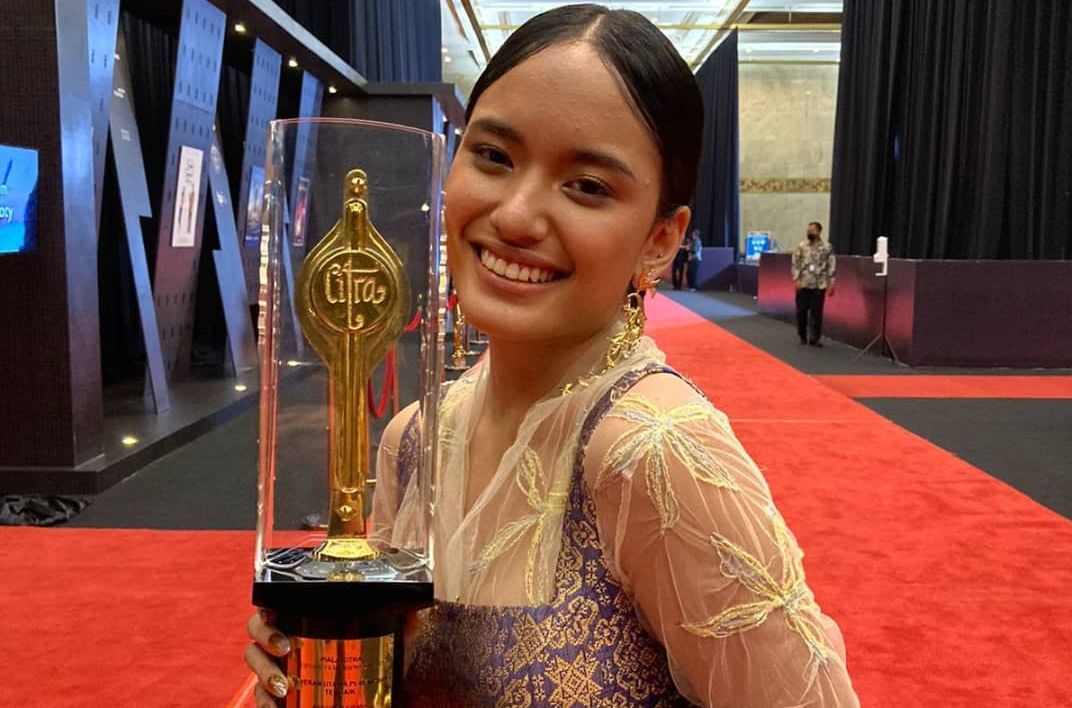 Aktris muda Arawinda Kirana berhasil meraih penghargaan Pemeran Utama Perempuan Terbaik Piala Citra Festival Film Indonesia 2021. Simak isi pidatonya.