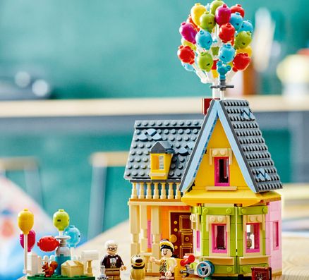 Sedang mencari mainan lego sesuai usia anak? Simak beberapa set lego untuk anak mulai dari balita hingga 9 tahun ke atas.