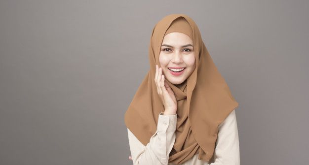 Sering kali perempuan berhijab menghadapi banyak masalah rambut. Nah, simak perawatan rambut berhijab untuk atasi masalah rambut!