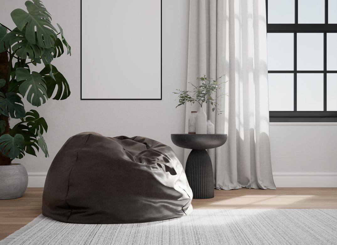 Bean bag yang merupakan jenis kursi santai ini juga perlu dibersihkan secara rutin bagian sarung luarnya. Yuk, simak cara ampuhnya di sini.