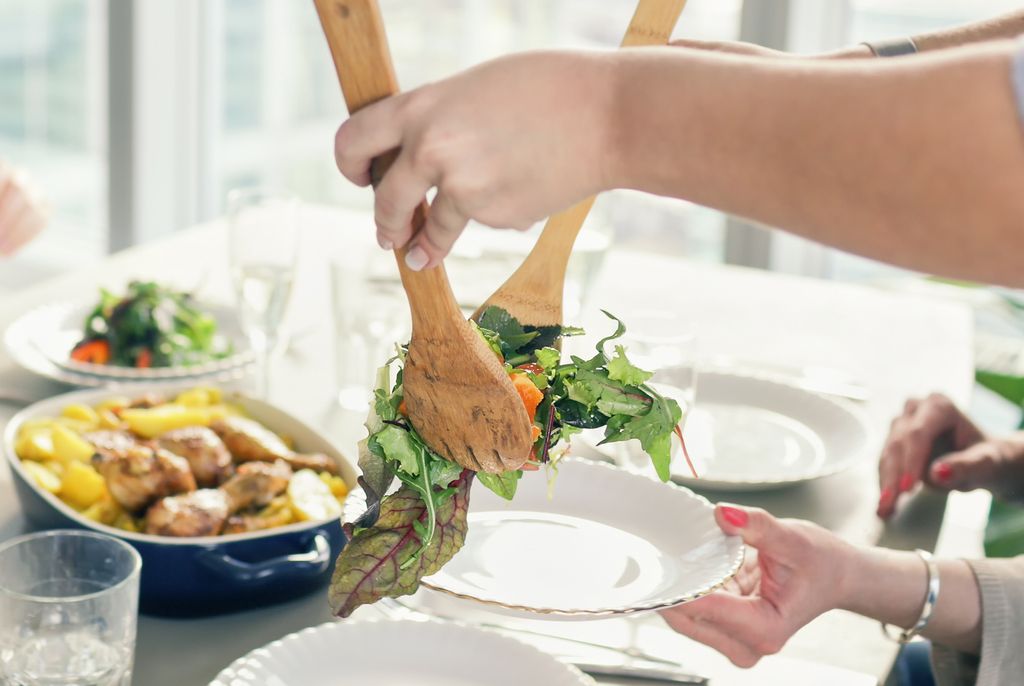 Ini 6 makanan yang dapat bantu redakan gejala dari kondisi kesehatan seksual dan reproduksi perempuan saat menstruasi. Apa saja?