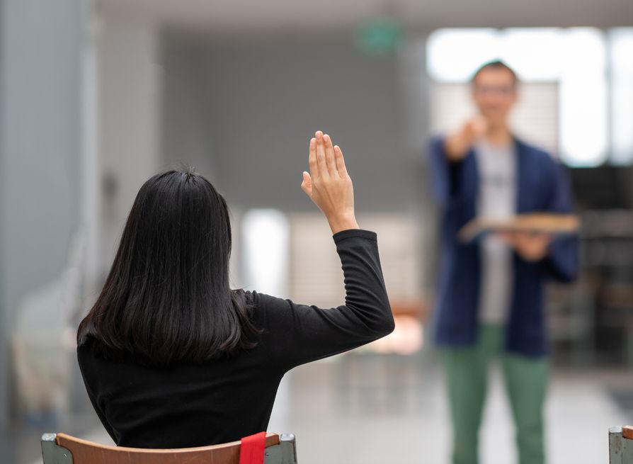 Ingin cepat diterima kerja? Ketahui jurusan kuliah yang lulusannya banyak dicari perusahaan yuk, Kawan Puan!