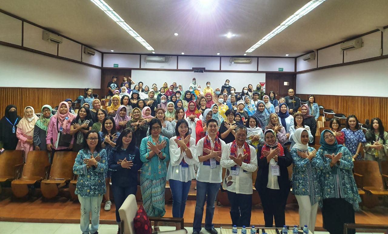 Berikut ini pelaksanaan seminar Merdeka dari Kanker Tiroid yang digelar untuk menambah wawasan masyarakat soal kanker tiroid.