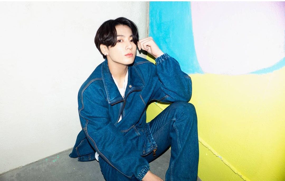 Jungkook BTS bagikan tracklist untuk album solonya yang bertajuk Golden. Segera dirilis November 2023 mendatang.
