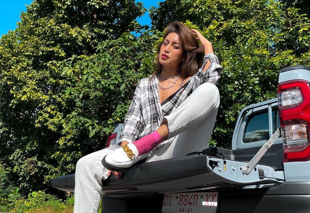 Kronologi kasus penipuan yang menimpa artis Jessica Iskandar hingga rugi hampir Rp10 miliar, berawal dari transaksi sewa mobil di Bali.