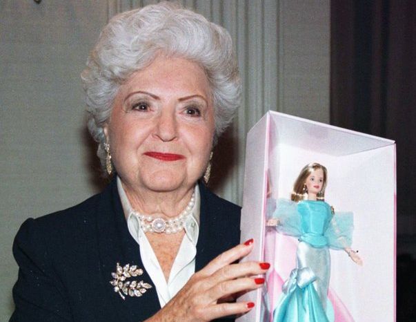Kawan Puan mau tahu siapa pencipta boneka Barbie yang ikonik itu? Simak biografi sosok pengusaha perempuan Ruth Handler berikut!