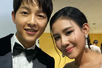 Shenina foto bareng Song Joong Ki