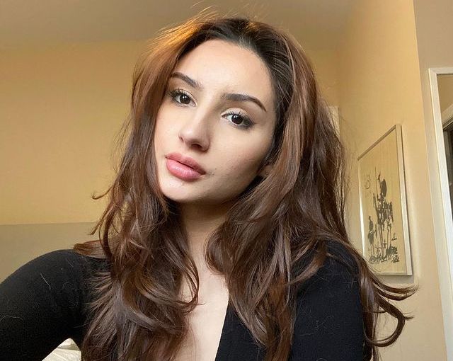 Viral, artis TikTok Tanya Pardazi dinyatakan meninggal dunia setelah alami kecalakaan saat terjun payung.