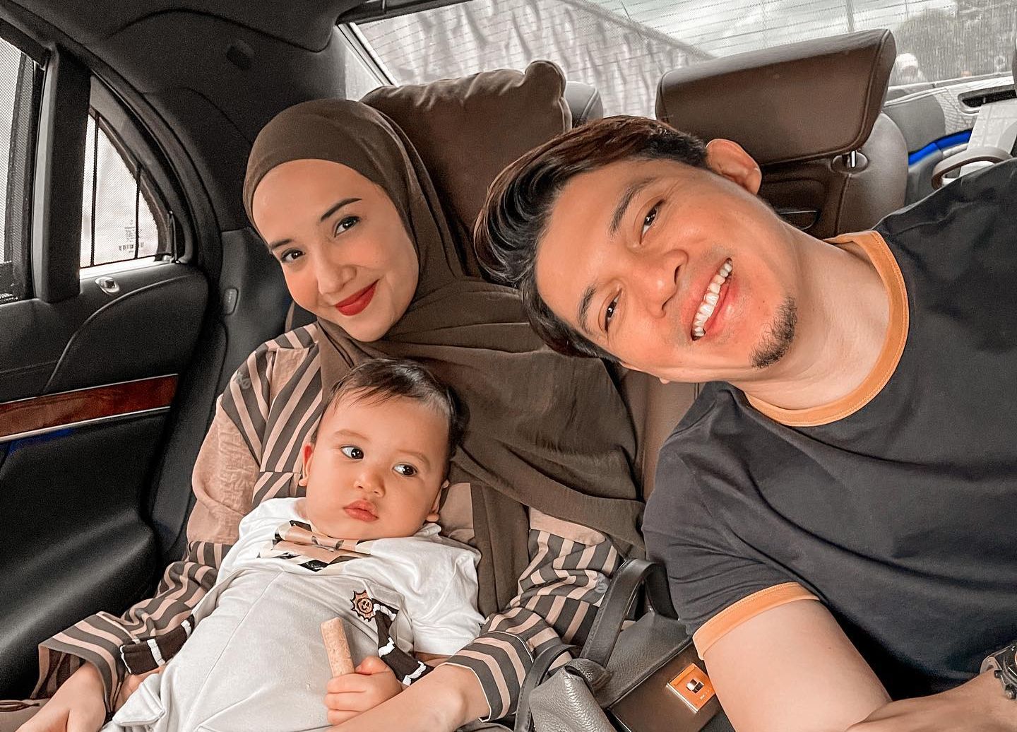 Bukan hanya Irwansyah, putra semata wayangnya Ukkasya Muhammad Syahki juga ikut tertular Covid-19. Zaskia Sungkar harus korbankan diri lakukan ini.