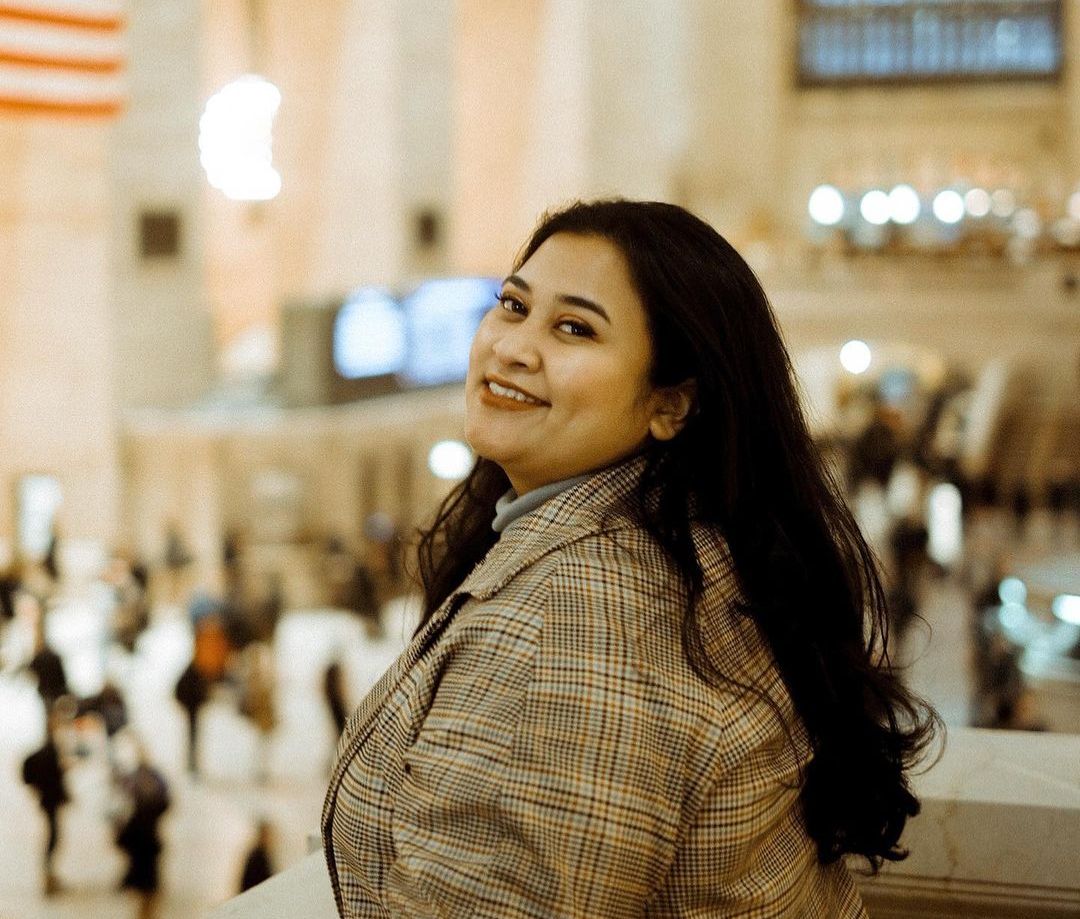 Ucita Pohan bercerita tentang caranya berdamai dengan diri sendiri setelah menghadapi cibiran karena tubuhnya yang plus size.