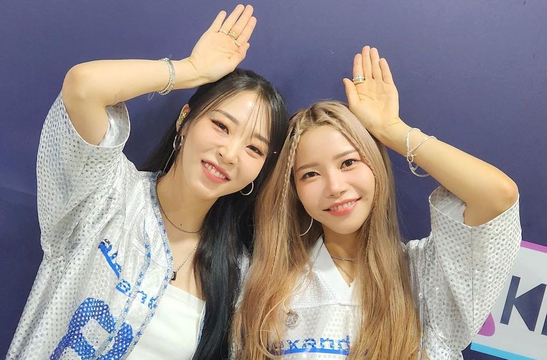 MAMAMOO+ yang beranggotakan Solar dan Moon Byul mengumumkan jadwal fan concert tour di Asia bertajuk Two Rabbits Code, ada Jakarta, Indonesia!