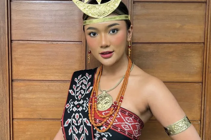 Rayakan Hari Kemerdekaan, Intip Pesona Marion Jola dalam Balutan Baju ...