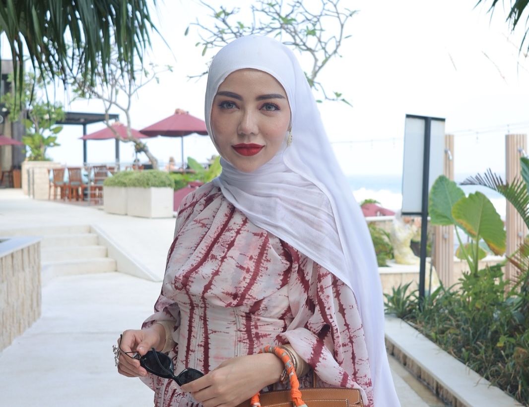 Bella Shofie resmi mundur dari DPRD Buru. Meski tidak lagi jadi wakil rakyat, ia berjanji tetap hadir bagi masyarakat lewat kegiatan sosial